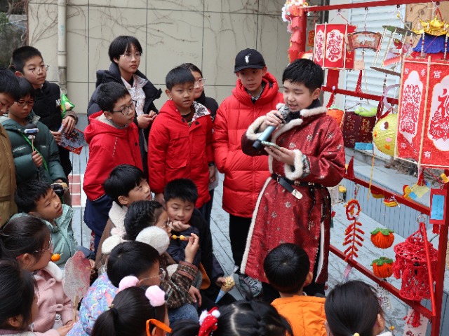 寧波寧?？h銀河小學(xué)舉行非遺特色的開(kāi)學(xué)活動(dòng) 學(xué)校供圖.jpg